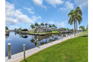 902 48TH TERRACE, CAPE CORAL, FL 33914 - MLS#MFRC7515667