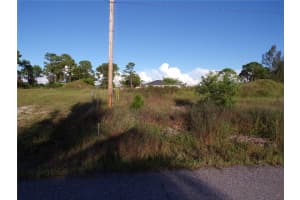 2625 26TH PLACE, CAPE CORAL, FL 33993 Sold 11/03/25