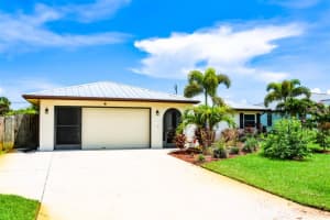 945 CHEVY CHASE STREET, PORT CHARLOTTE, FL 33948 - MLS#MFRC7515784