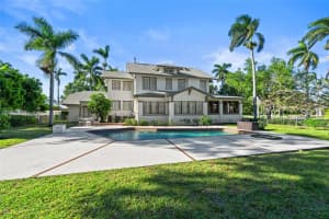 3235 AVOCADO DRIVE, FORT MYERS, FL 33901 - MLS#MFRC7515969