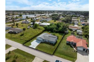 917 GREAT FALLS TERRACE, PORT CHARLOTTE, FL 33948 - MLS#MFRC7516107