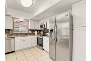 623 OAK HILL CIRCLE, SARASOTA, FL 34232 - MLS#MFRC7516464