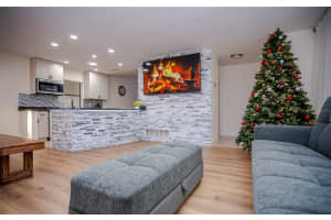 2719 FOREST KNOLL DRIVE, SARASOTA, FL 34232 - MLS#MFRC7517682