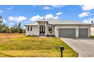 8086 CLYDE CIRCLE, PORT CHARLOTTE, FL 33981 - MLS#MFRC7518593