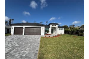 212 Fairway Rd, ROTONDA WEST