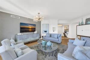 13675 VANDERBILT DRIVE, NAPLES, FL 34110 - MLS#MFRC7520087