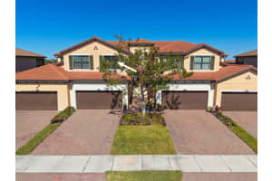 10812 Tarflower Dr #201, VENICE