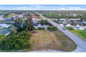 19379 MIDWAY BOULEVARD, PORT CHARLOTTE, FL 33948 - MLS#MFRC7521712