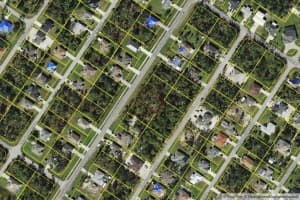 S CHAMBERLAIN BLVD, NORTH PORT, FL 34286 - MLS#MFRC7521954