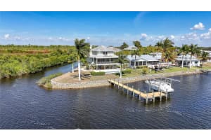 3796 Peace River Dr, PUNTA GORDA