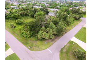 506 FAIRVIEW AVENUE, PORT CHARLOTTE, FL 33952 - MLS#MFRC7523069