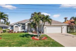 1725 29TH TERRACE, CAPE CORAL, FL 33914 - MLS#MFRC7523497