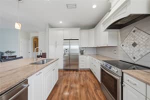 5221 LAYTON DRIVE, VENICE, FL 34293 - MLS#MFRC7523575