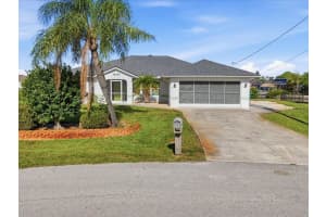 18350 VAN NUYS CIRCLE, PORT CHARLOTTE, FL 33948 - MLS#MFRC7523837