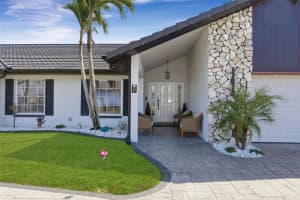 29 10TH AVENUE, CAPE CORAL, FL 33990 - MLS#MFRC7523950