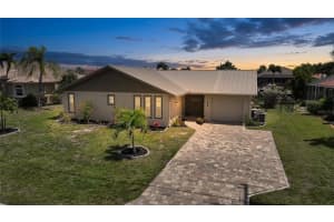 380 Coronado Dr, PUNTA GORDA
