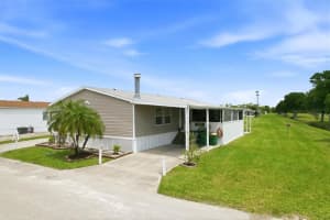 184 W Manatee Loop, PUNTA GORDA