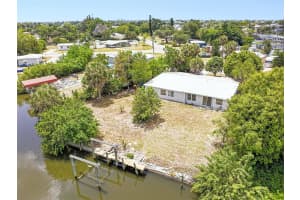 203 WATERWAY CIRCLE, PORT CHARLOTTE, FL 33952 - MLS#MFRC7525395