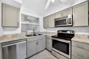 6300 POINTE BOULEVARD, FORT MYERS, FL 33919 - MLS#MFRC7525555