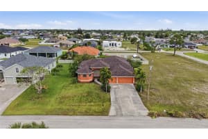 3425 19TH TERRACE, CAPE CORAL, FL 33993 - MLS#MFRC7525875
