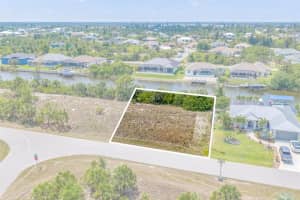 15424 HENNIPEN CIRCLE, PORT CHARLOTTE, FL 33981 - MLS#MFRC7526030