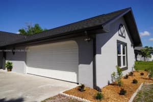 563 PRESQUE ISLE DRIVE, PORT CHARLOTTE, FL 33954 - MLS#MFRC7526419