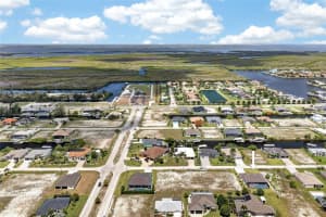 817 38TH PLACE, CAPE CORAL, FL 33993 - MLS#MFRC7526609