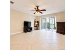 2702 HIDDEN LAKE DRIVE, SARASOTA, FL 34237 - MLS#MFRC7527047