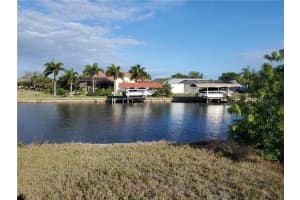 4228 EASTLAKE CT, PORT CHARLOTTE, FL 33948 - MLS#MFRD6117396