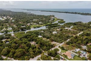 1628 Bayshore Dr, Englewood, FL 34223, Sold 03/11/22