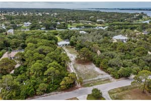 1628 Bayshore Dr, Englewood, FL 34223, Sold 03/11/22