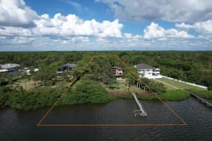 1089 Bayshore Dr, Englewood, FL 34223, Sold 07/07/22