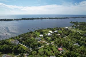 1089 Bayshore Dr, Englewood, FL 34223, Sold 07/07/22