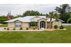 10030 Franklin Dr, Englewood, FL 34224, Sold 01/18/22