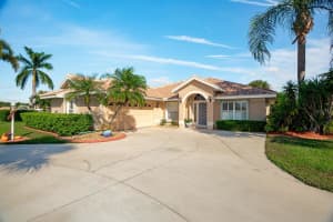 6828 Greenview Ln, Englewood, FL 34224, Sold 01/17/22