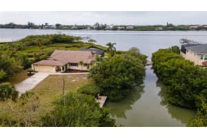 1950 Bayshore Dr, Englewood, FL 34223, Sold 04/15/22