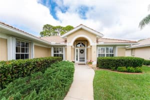 8285 Lakeside Dr, Englewood, FL 34224, Sold 03/23/22