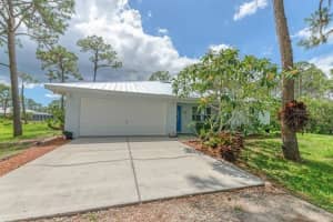 15 RIVERFRONT DR, VENICE, FL 34293 Sold 04/17/23