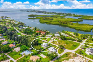 210 GREEN DOLPHIN DR, PLACIDA, FL 33946 Sold 08/29/22