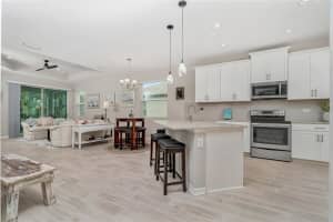 5746 AMBERLY DR, BRADENTON, FL 34208 Sold 11/29/22