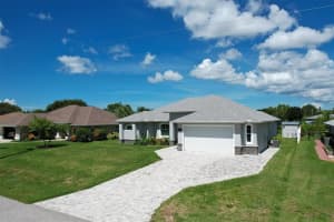 7403 SNOW DR, ENGLEWOOD, FL 34224 - MLS#MFRD6127720