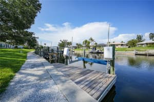 43 OAKWOOD DRIVE, ENGLEWOOD, FL 34223 Sold 10/12/23