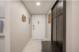 210 SANTA MARIA STREET, VENICE, FL 34285 Sold 08/15/24