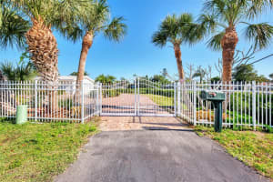 239 BAHIA VISTA DRIVE, ENGLEWOOD, FL 34223 Sold 01/10/25