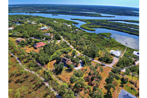 33 RIVERFRONT DRIVE, VENICE, FL 34293 Sold 01/17/25