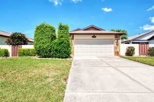 570 FOXWOOD BOULEVARD, ENGLEWOOD, FL 34223 - MLS#MFRD6136767