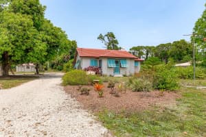1712 OVERBROOK ROAD, ENGLEWOOD, FL 34223 Sold 10/22/24