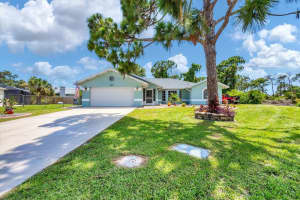 833 DIANE CIRCLE, ENGLEWOOD, FL 34223 Sold 10/28/24