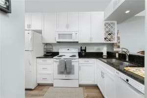 420 CERROMAR COURT, VENICE, FL 34293 Sold 05/09/25