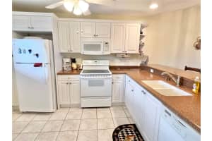 175 KINGS HIGHWAY, PUNTA GORDA, FL 33983 Sold 04/14/25